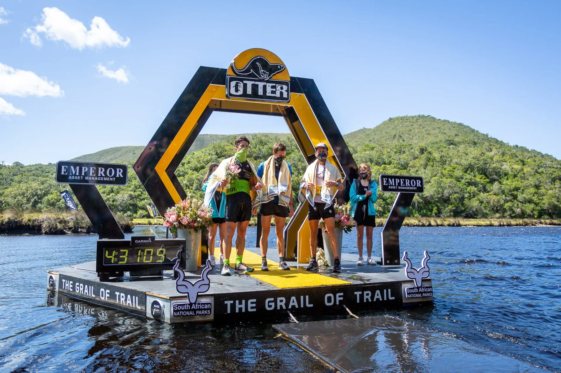OTTER Trail Run Finish Arch